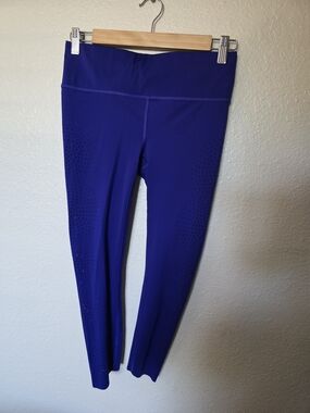 Athleta Velocity Laser Cut Capri, Paradise Blue
